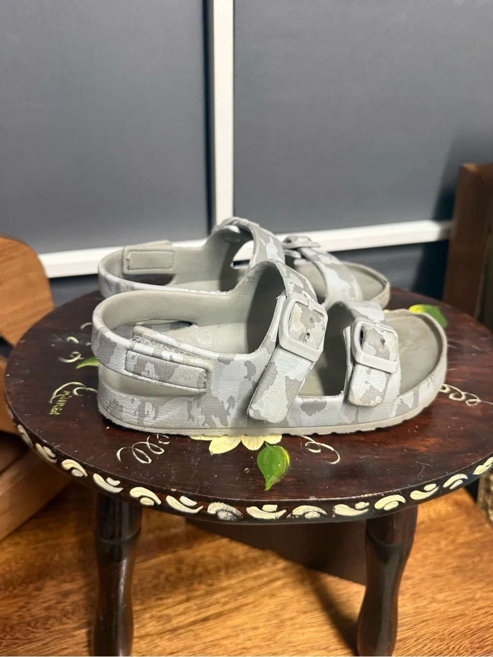 Kids Gray Camo Adjustable Strap Sandals